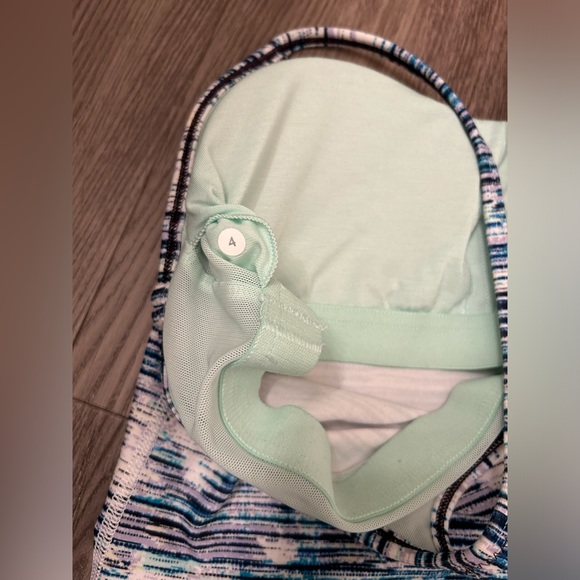 Lululemon Power Y Tank Size 4 - Picture 4 of 5